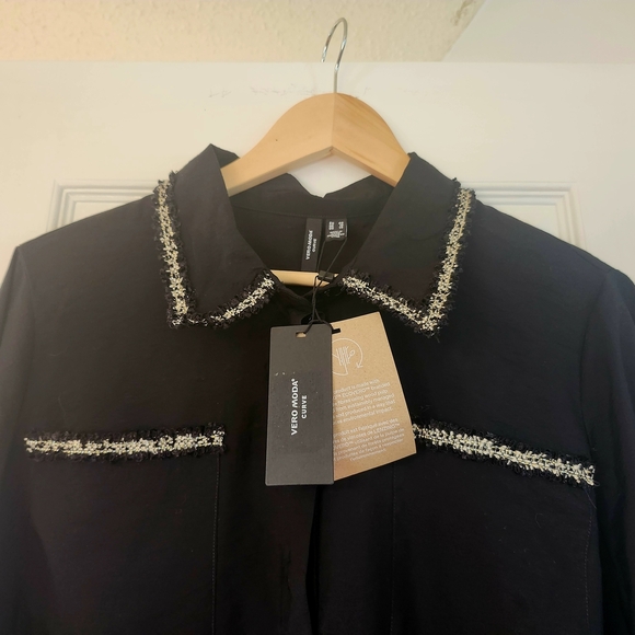 BNWT Vero Moda Curve Black Shirt Dress with Gold Details Sz US 14 Chic Office - Picture 5 of 8